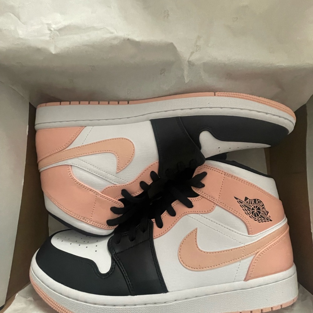 Air Jordan 1 Mid Sneakers